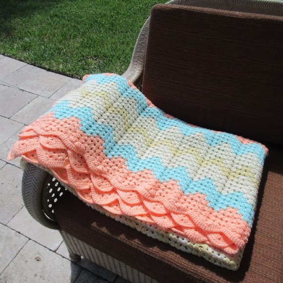 New VTG Handmade Chevron Crochet Afghan Throw Blanket Large Multicolor  80"x 67" - Picture 4 of 6